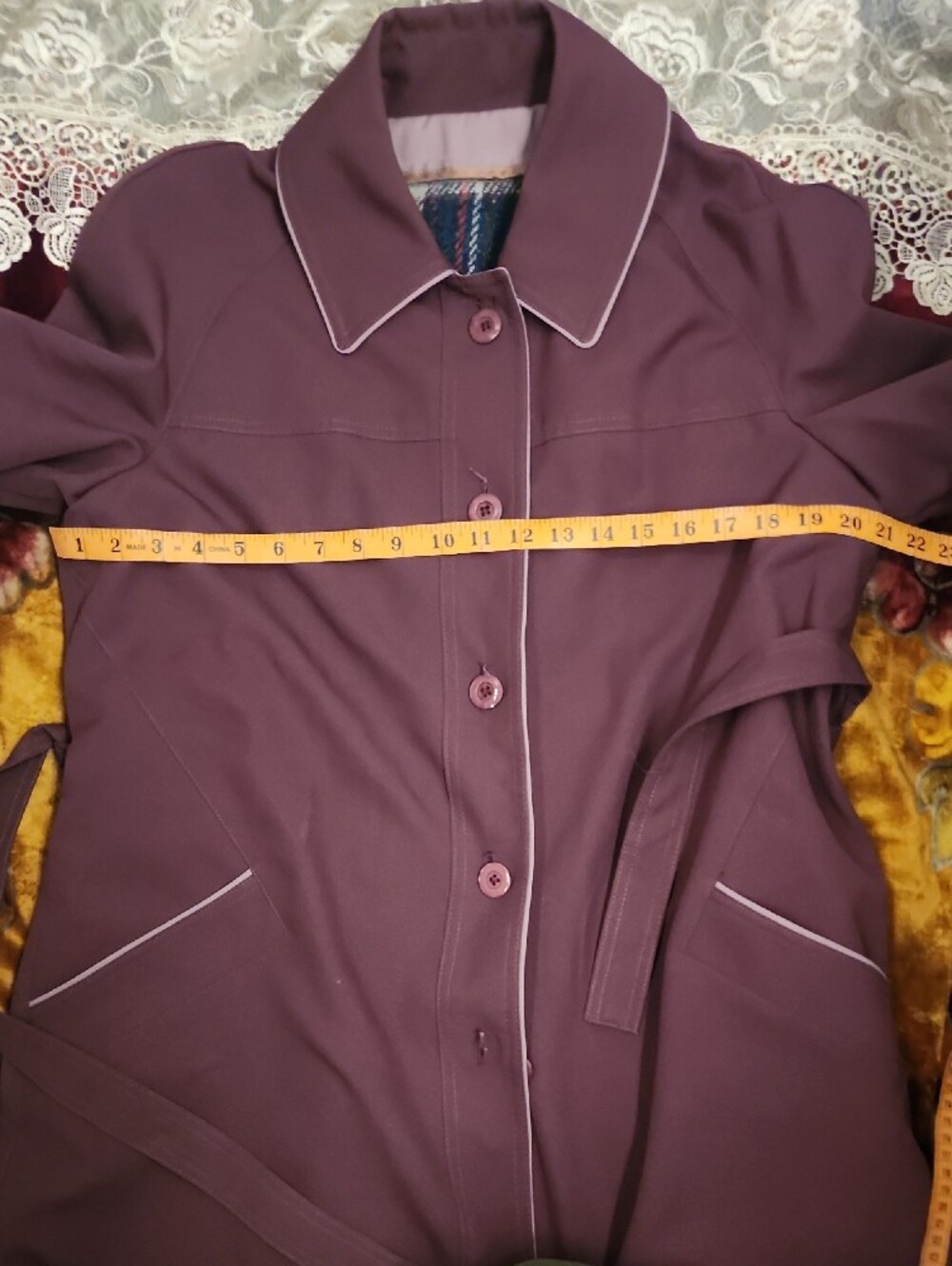 Vintage GEM ๐ Belted Trench Coat with Wool Insert And Soft Pink Piping - Picture 7 of 13